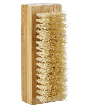 Brosse à ongles en Avril